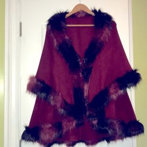 Women’s extra-large cape